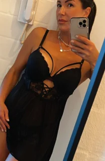 Delhi Russian Escorts